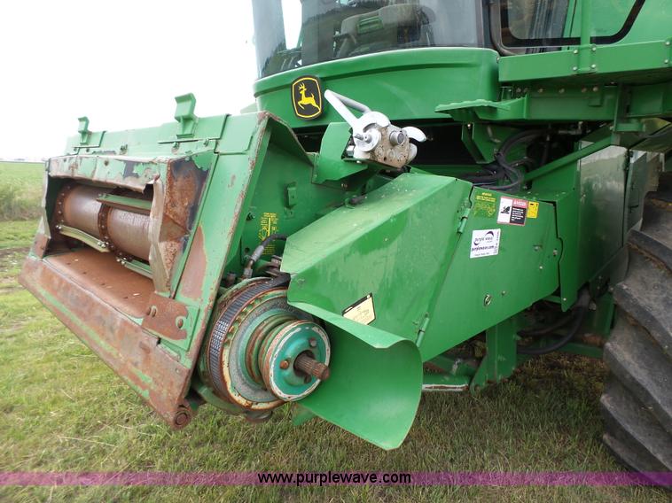 image for item K5266 2003 John Deere 9750 STS combine