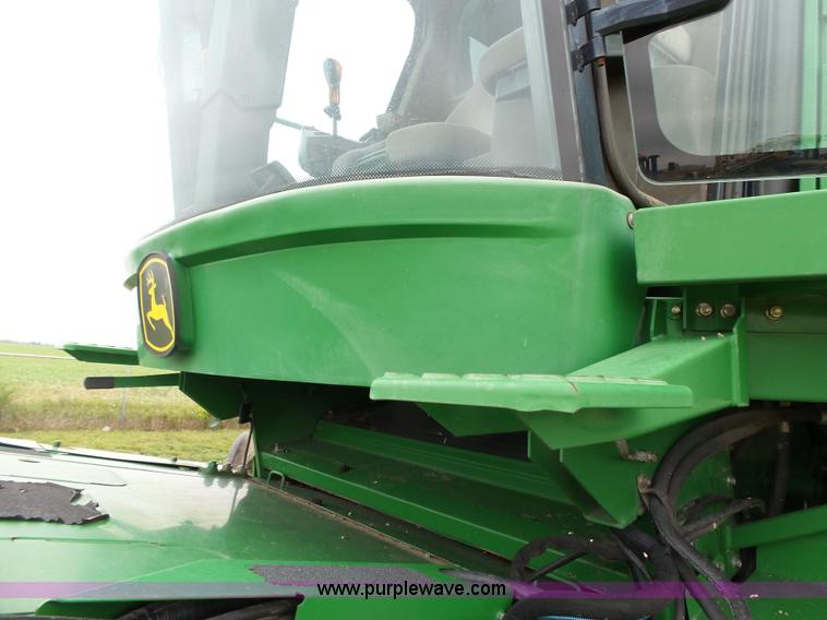 image for item K5266 2003 John Deere 9750 STS combine