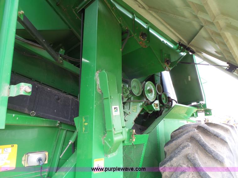 image for item K5266 2003 John Deere 9750 STS combine