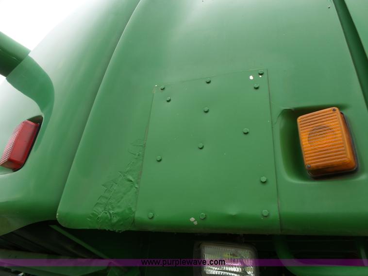image for item K5266 2003 John Deere 9750 STS combine