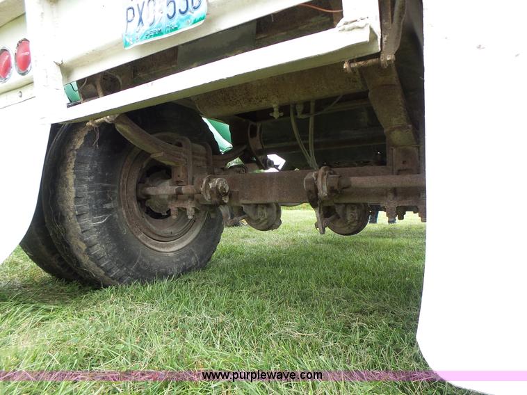 image for item K5722 1988 REC single hopper bottom grain trailer