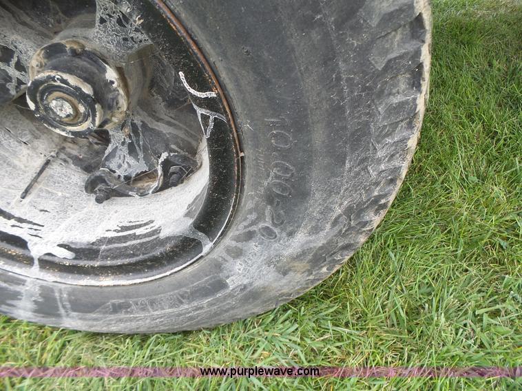 image for item K5722 1988 REC single hopper bottom grain trailer