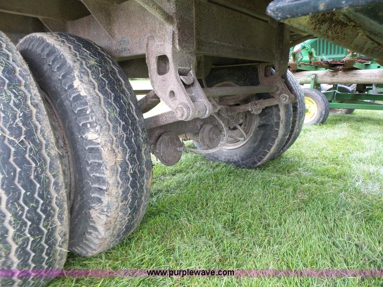 image for item K5722 1988 REC single hopper bottom grain trailer