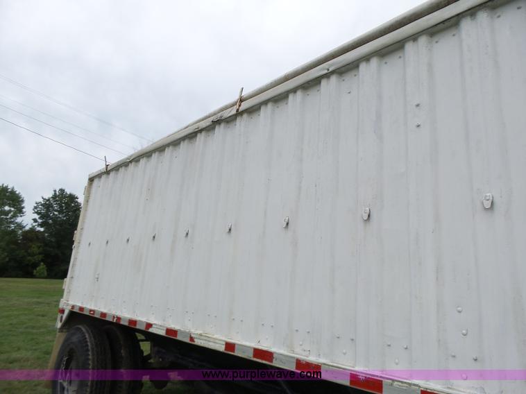 image for item K5722 1988 REC single hopper bottom grain trailer