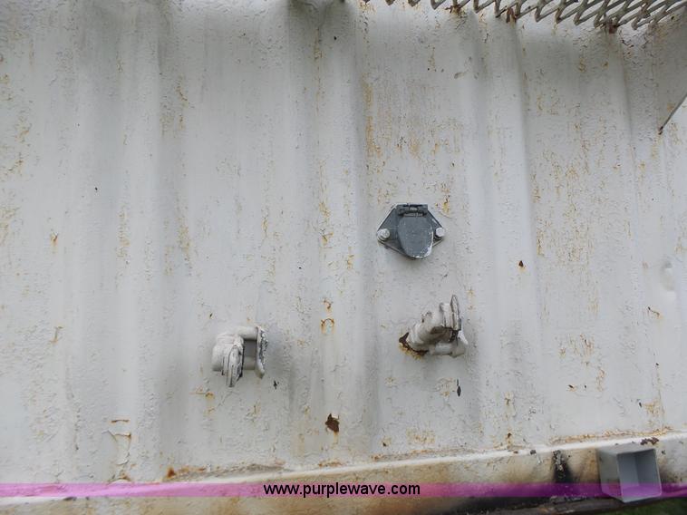 image for item K5722 1988 REC single hopper bottom grain trailer