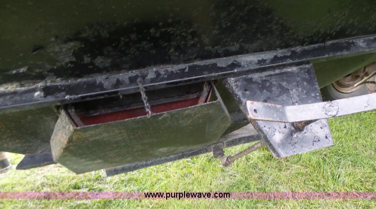 image for item K5722 1988 REC single hopper bottom grain trailer