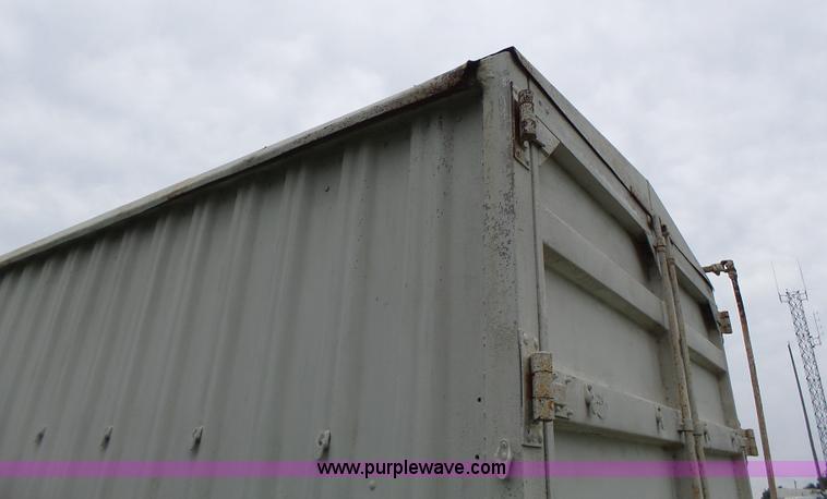 image for item K5722 1988 REC single hopper bottom grain trailer