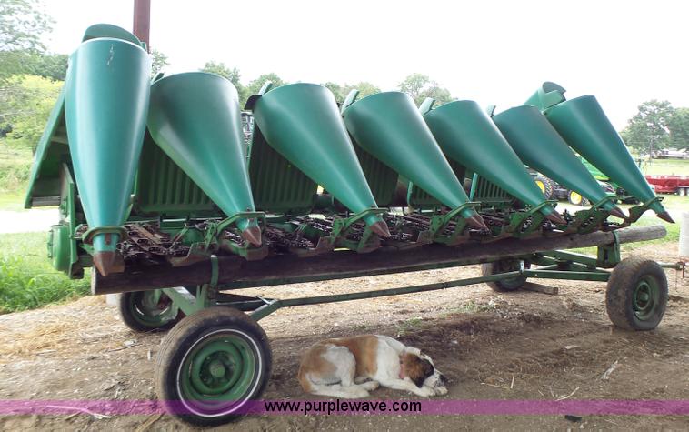 image for item K5726 1995 John Deere 693 corn head