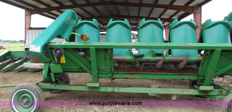 image for item K5726 1995 John Deere 693 corn head