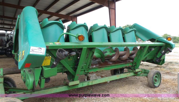 image for item K5726 1995 John Deere 693 corn head