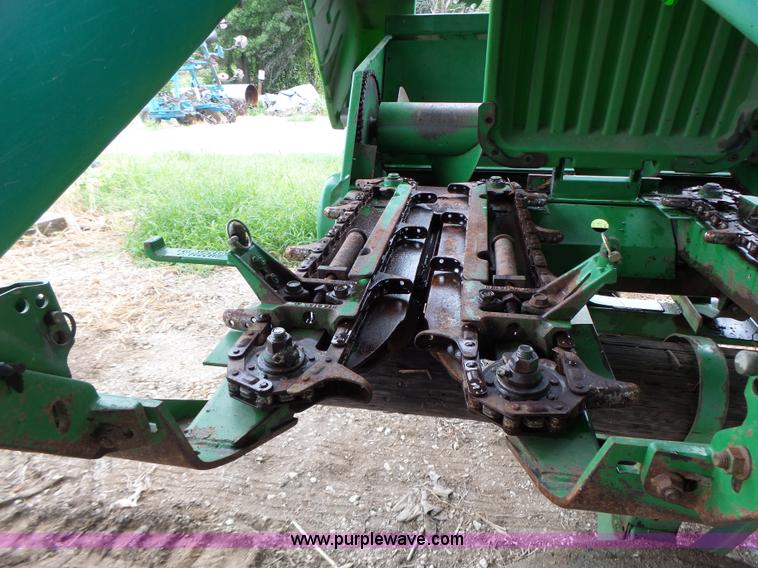 image for item K5726 1995 John Deere 693 corn head