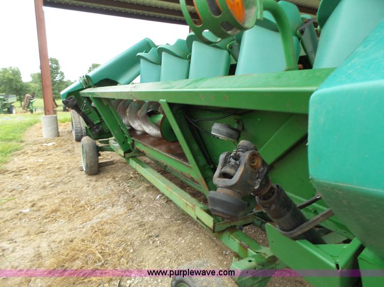 image for item K5726 1995 John Deere 693 corn head