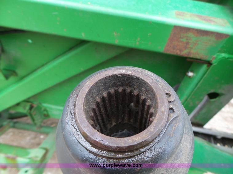 image for item K5726 1995 John Deere 693 corn head