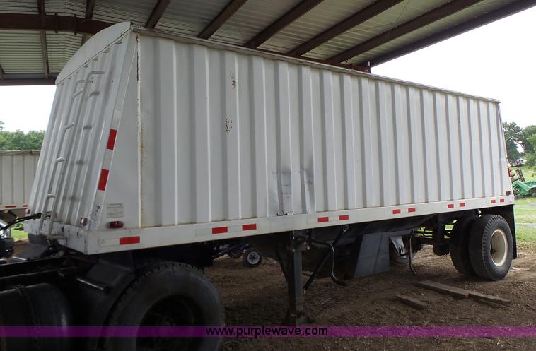 image for item K5728 1994 Jetco single hopper bottom grain trailer