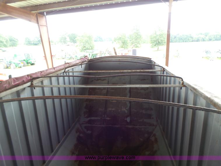 image for item K5728 1994 Jetco single hopper bottom grain trailer