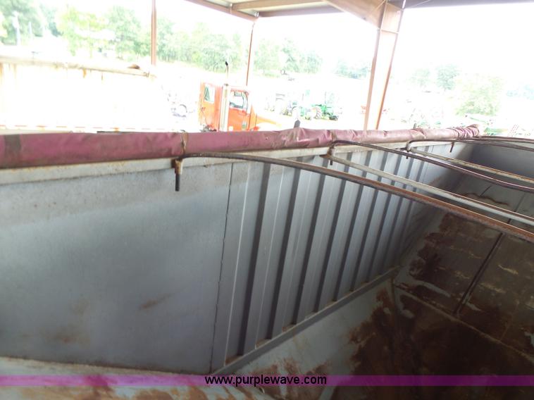 image for item K5728 1994 Jetco single hopper bottom grain trailer