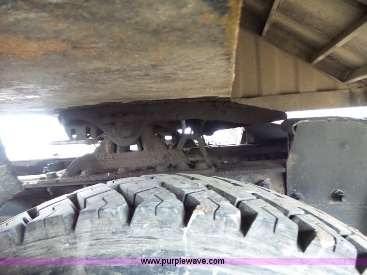 image for item K5728 1994 Jetco single hopper bottom grain trailer