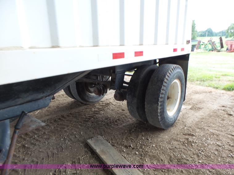 image for item K5728 1994 Jetco single hopper bottom grain trailer