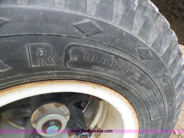 image for item K5728 1994 Jetco single hopper bottom grain trailer