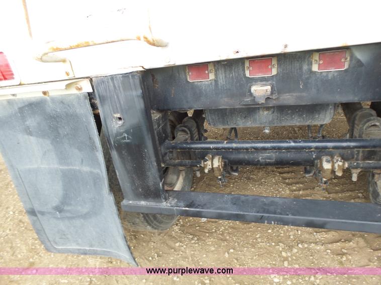 image for item K5728 1994 Jetco single hopper bottom grain trailer