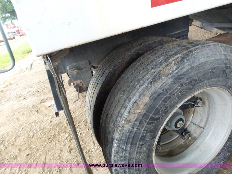 image for item K5728 1994 Jetco single hopper bottom grain trailer