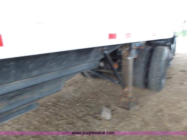 image for item K5728 1994 Jetco single hopper bottom grain trailer