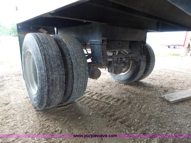 image for item K5728 1994 Jetco single hopper bottom grain trailer