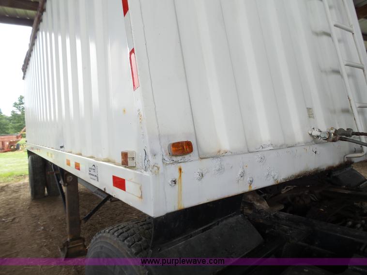 image for item K5728 1994 Jetco single hopper bottom grain trailer