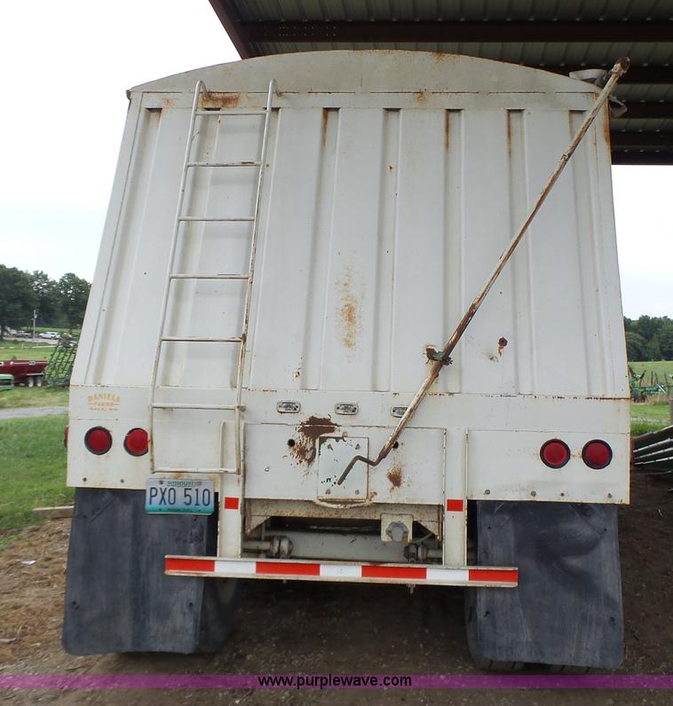 image for item K5729 1959 Fruehauf double hopper grain trailer