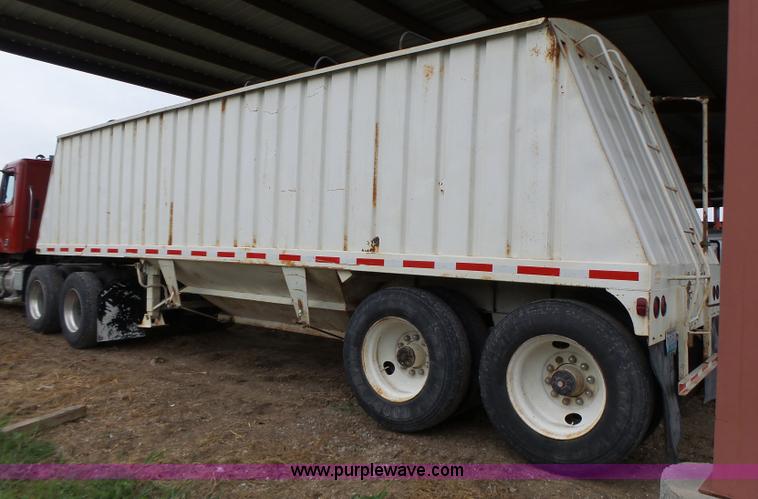 image for item K5729 1959 Fruehauf double hopper grain trailer