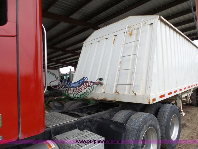 image for item K5729 1959 Fruehauf double hopper grain trailer