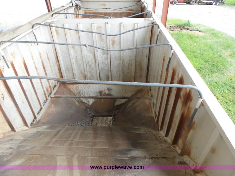 image for item K5729 1959 Fruehauf double hopper grain trailer