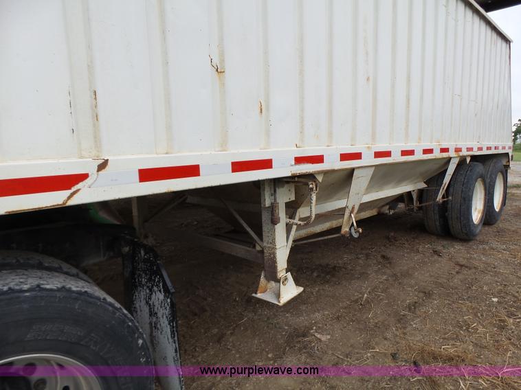image for item K5729 1959 Fruehauf double hopper grain trailer