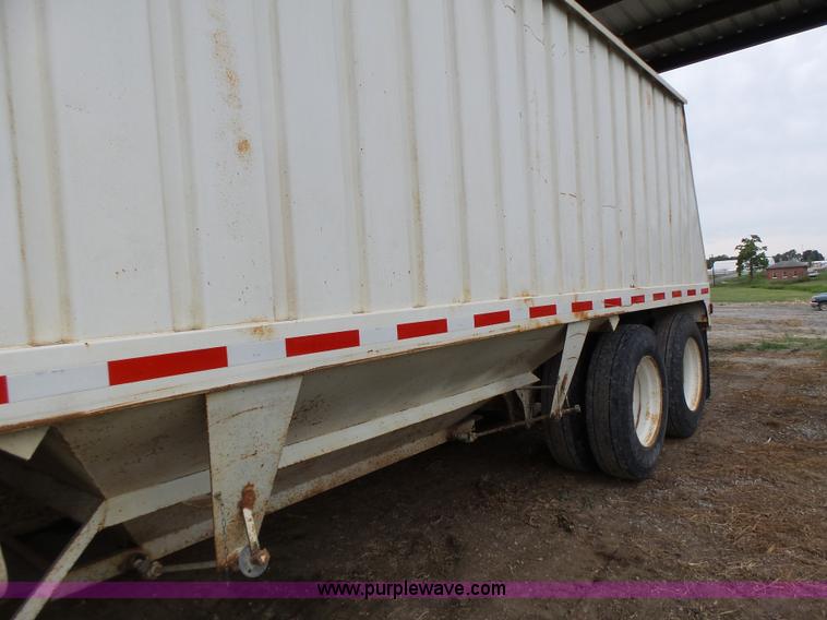 image for item K5729 1959 Fruehauf double hopper grain trailer