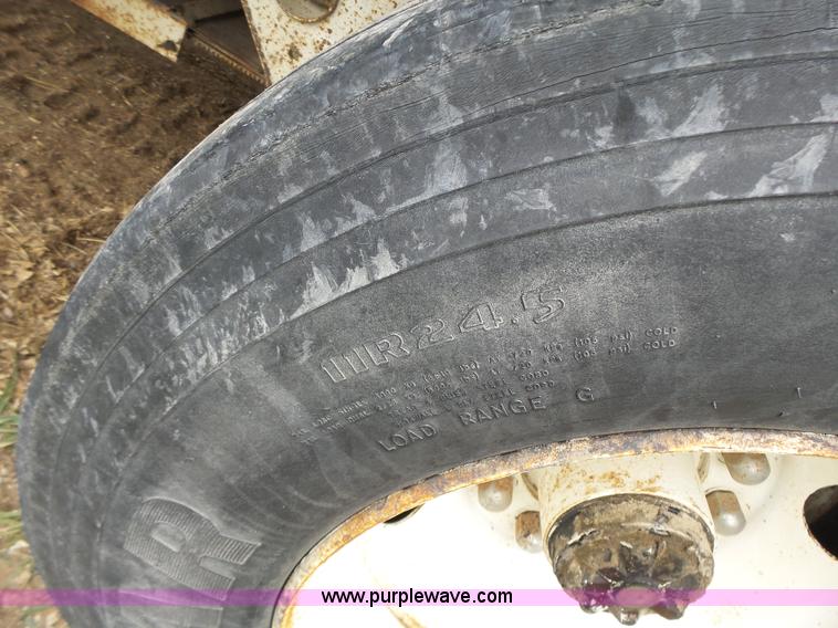 image for item K5729 1959 Fruehauf double hopper grain trailer