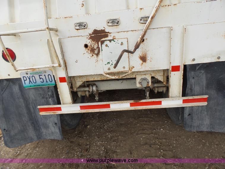 image for item K5729 1959 Fruehauf double hopper grain trailer