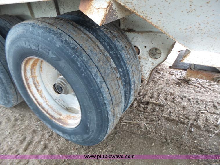 image for item K5729 1959 Fruehauf double hopper grain trailer