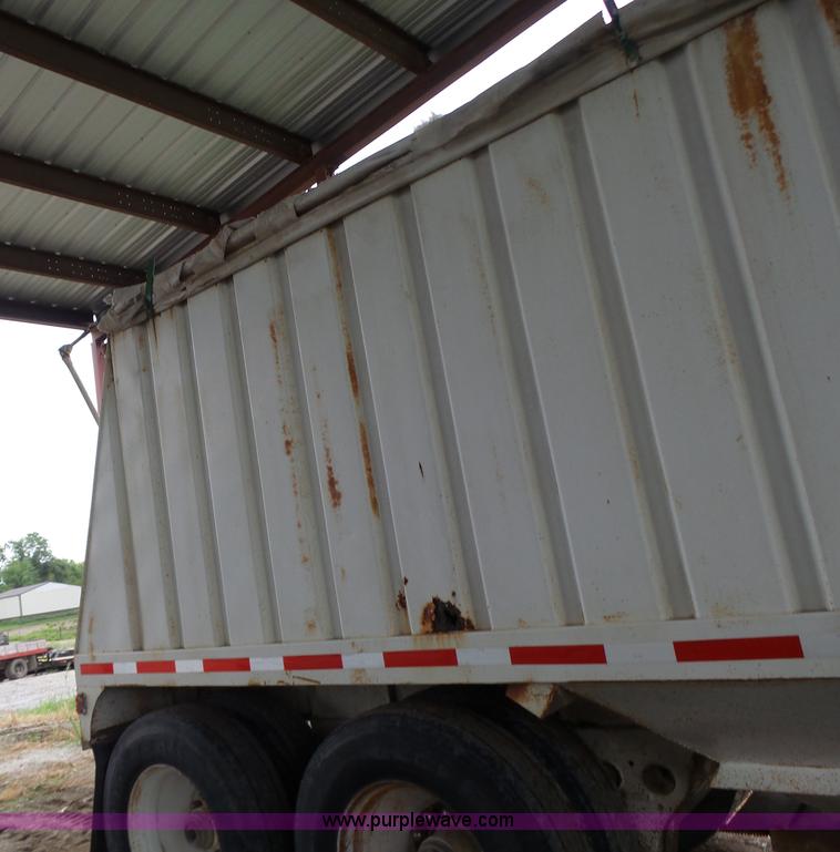 image for item K5729 1959 Fruehauf double hopper grain trailer
