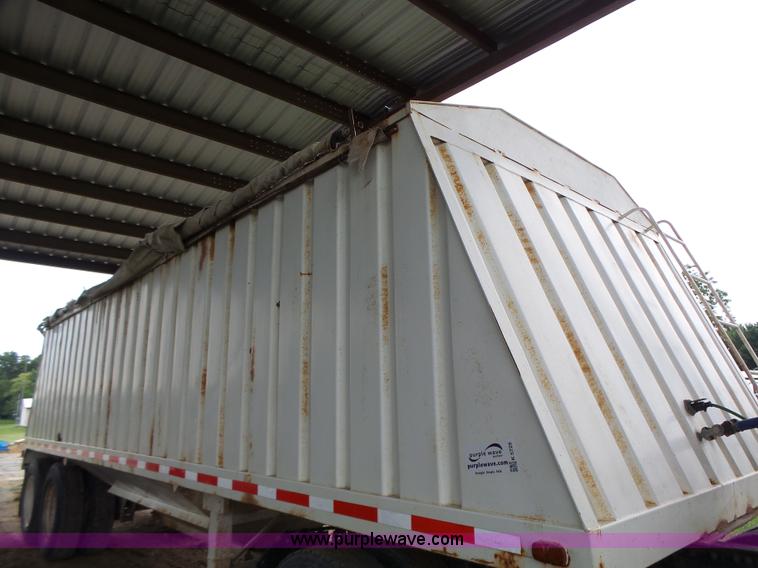 image for item K5729 1959 Fruehauf double hopper grain trailer