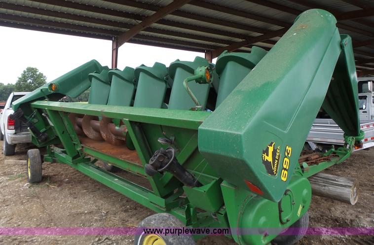 image for item K5730 1998 John Deere 693 corn head