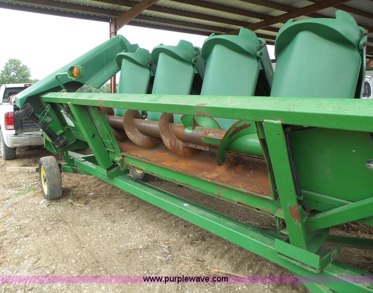 image for item K5730 1998 John Deere 693 corn head