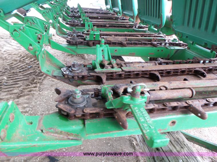 image for item K5730 1998 John Deere 693 corn head