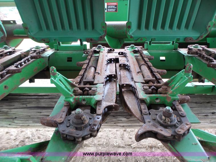 image for item K5730 1998 John Deere 693 corn head