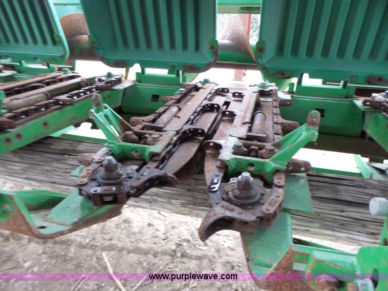 image for item K5730 1998 John Deere 693 corn head