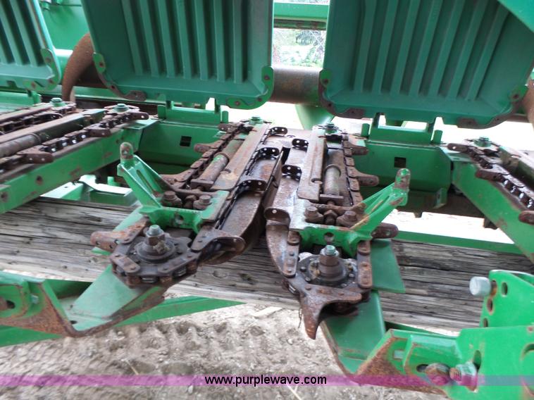 image for item K5730 1998 John Deere 693 corn head