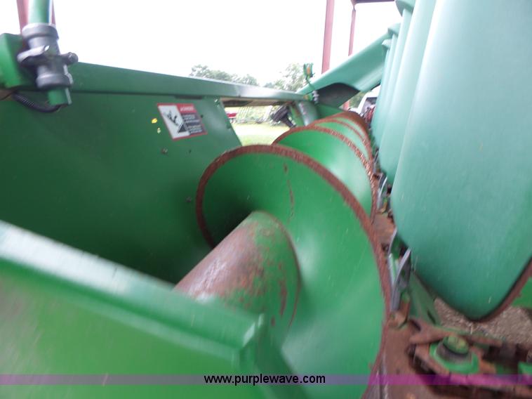 image for item K5730 1998 John Deere 693 corn head