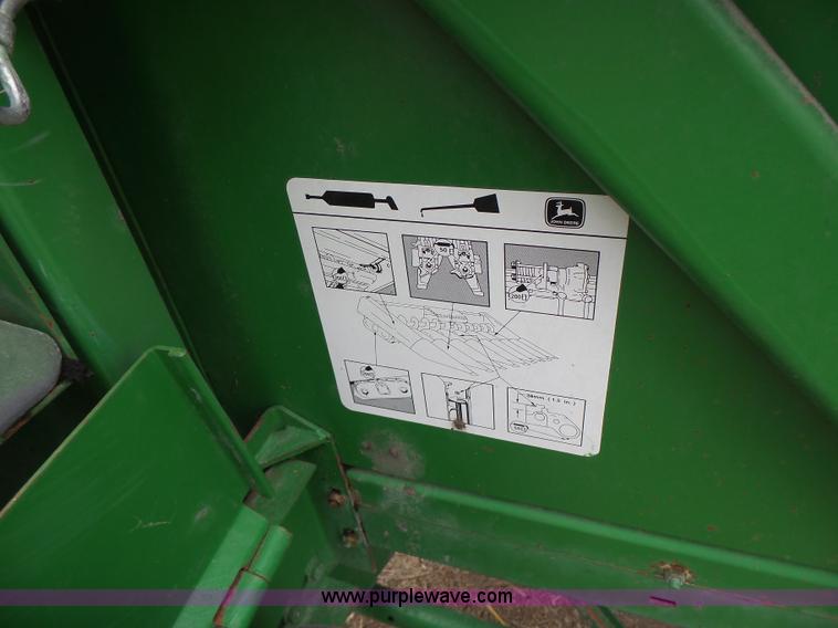 image for item K5730 1998 John Deere 693 corn head