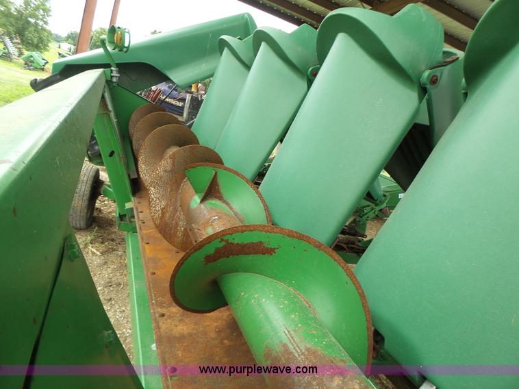 image for item K5730 1998 John Deere 693 corn head
