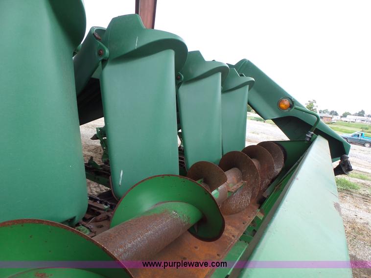image for item K5730 1998 John Deere 693 corn head