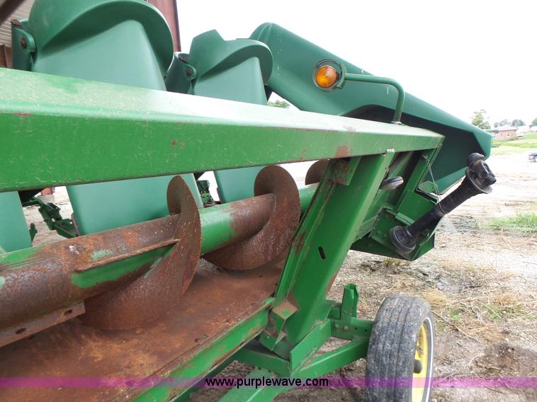 image for item K5730 1998 John Deere 693 corn head